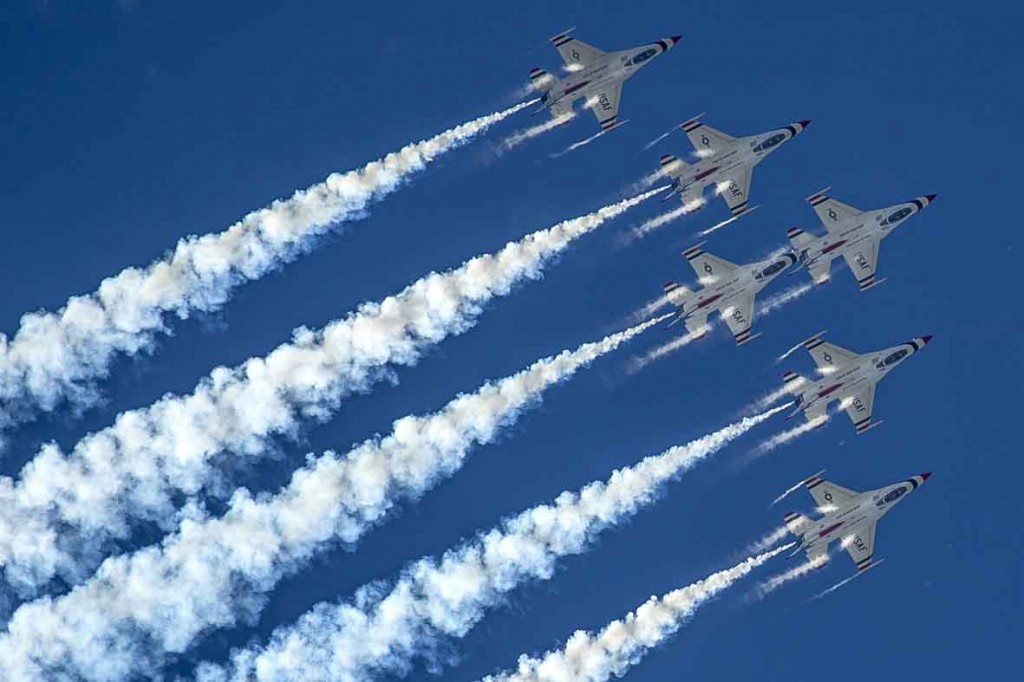 The ThundeMountain Madness 2014 Air Showrbirds Delta Formation pilots perform the Delta Loop maneuver during a practice show in Kalispell, Mont., Aug. 29, 2014. (U.S. Air Force photo/Tech. Sgt. Manuel J. Martinez)