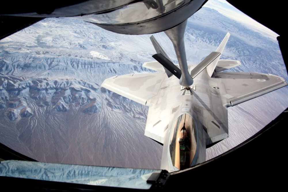 Red Flag 16-1:F-22 Raptor fueling up