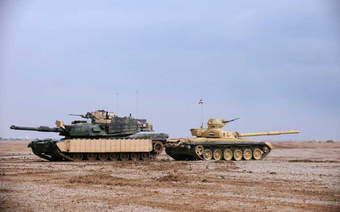 M1 Abrams (kiri) dan T-72 Irak 