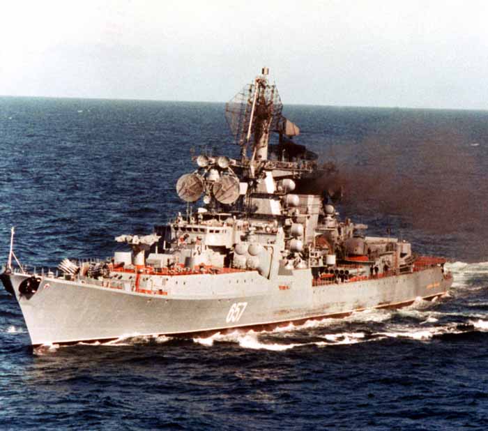  Admiral Yumashev, kapal terakhir dari 10 kelas Kresta II  yang dibangun untuk Angkatan Laut Soviet.