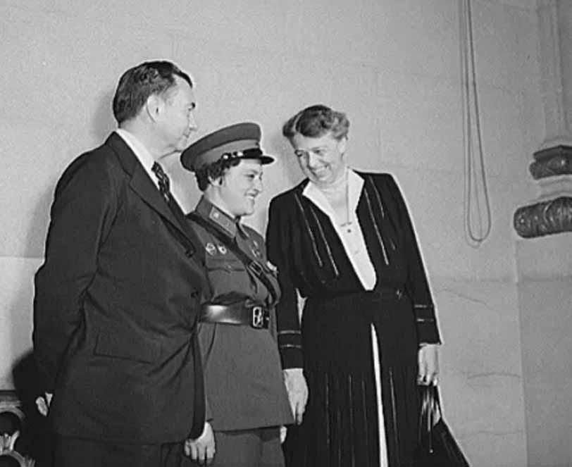 Justice Robert Jackson, Lyudmila Pavlichenko and Eleanor Roosevelt in 1942