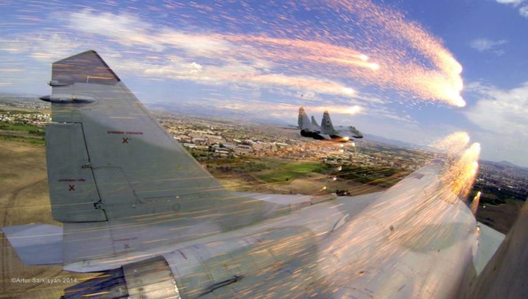 Foto Keren MiG-29 Fulcrum Lepaskan Flare