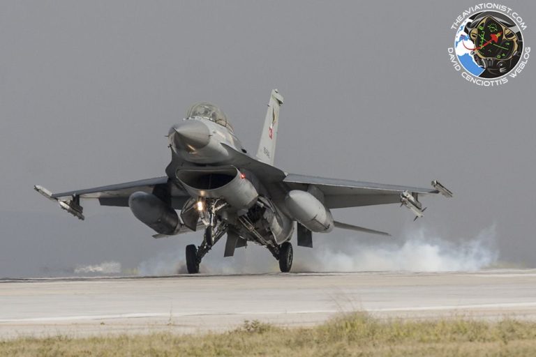 Hard Touchdown F-16 Tutup Latihan Angkatan Udara Turki