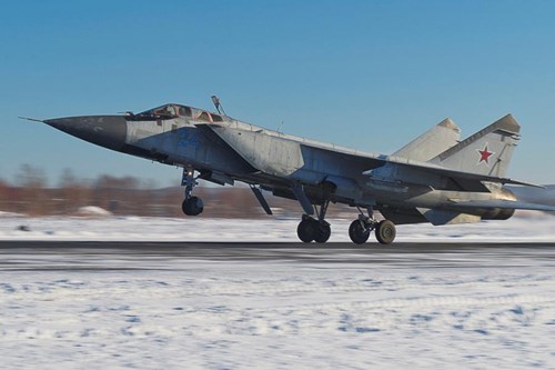 Roda Pendaratan Bermasalah, MiG-31 Rusia Terpaksa Dijatuhkan