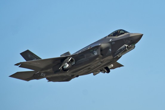 Debut F-35 di Eropa Terancam Batal