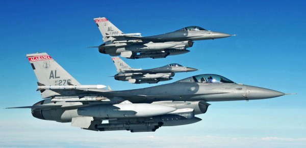 Tak Banyak Pilot Yang Terbang 4.000 Jam dengan F-16