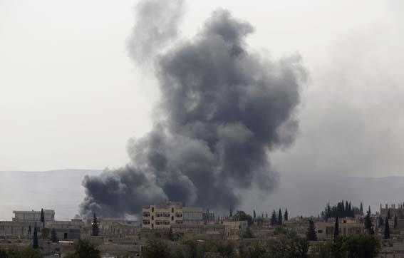 ISIS Kibarkan Bendera di Kobani, Kurdi Membantah Kota Telah Jatuh