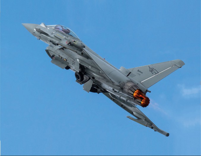 Ini Dia Pemenang Foto Eurofighter Typhoon 2014