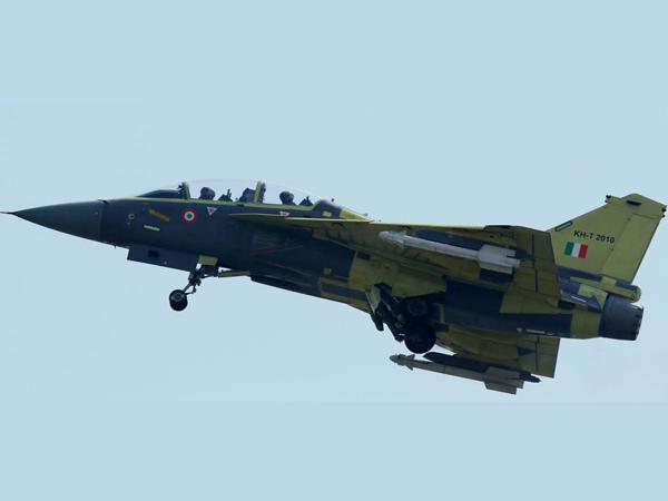 Prototip Tejas PV 6 Sukses Terbang Perdana