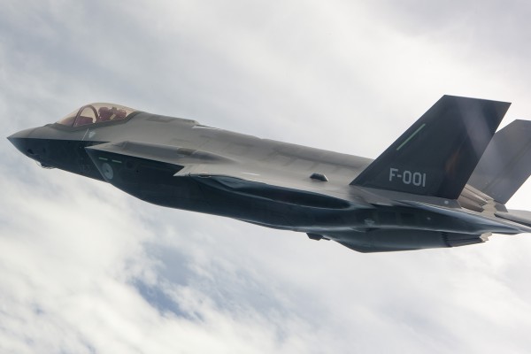 Rasio Membunuh F-35A 8:1 Melawan F-15E