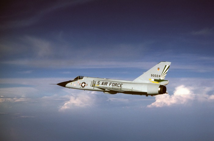 F-106 Delta Dart Pernah Terbang Tanpa Pilot dan Mendarat dengan Mulus