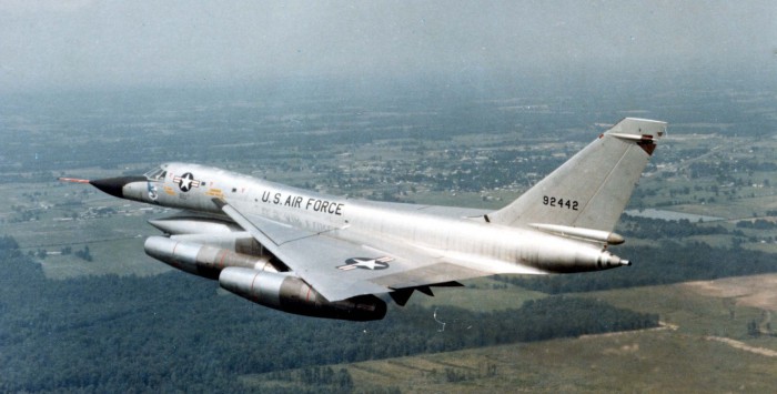 B-58 Hustler Kisah Blunder Bomber