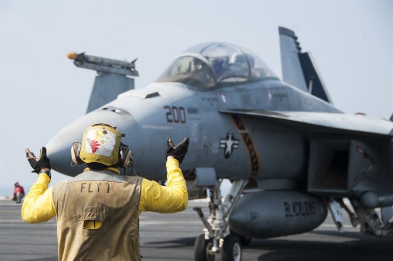 Tiga dari Empat F/A-18 US Navy Tidak Siap Tempur