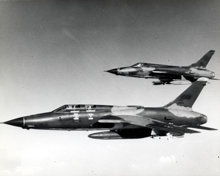 First In, Last Out: Misi Maut Weald Weasel F-105 di Vietnam