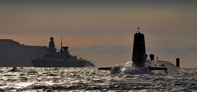 Kapal selam Nuklir Inggris HMS Vanguard di Naval Base Clyde, Faslane, Skotlandia 