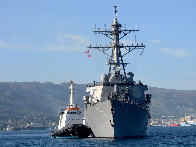 Destroyer USS Ross Amerika Masuk Laut Hitam