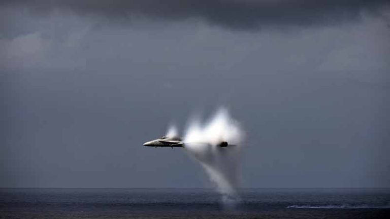 F/A-18 Hornet Marinir AS Jatuh di Jepang