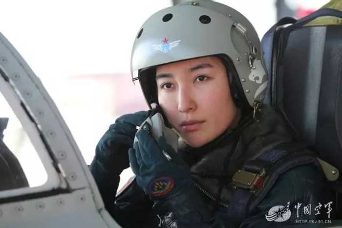 Inilah Si Cantik Pertama di Kopkit Bomber FBC-1 China