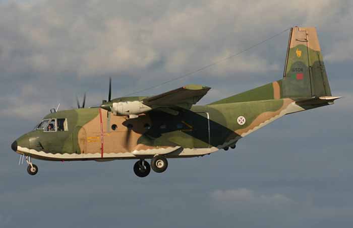 CN-212 TNI AU Tergelincir di Hang Nadim