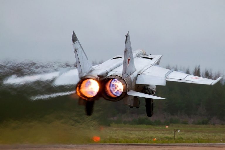 Kemampuan Menakutkan, Kenapa MiG-25 Foxbat Tidak Bertahan Lama?