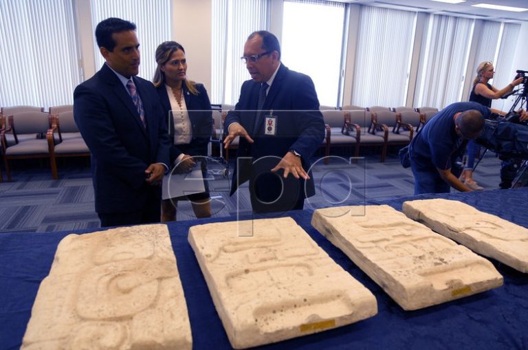 FBI Kembalikan Artefak Suku Maya ke Guatemala