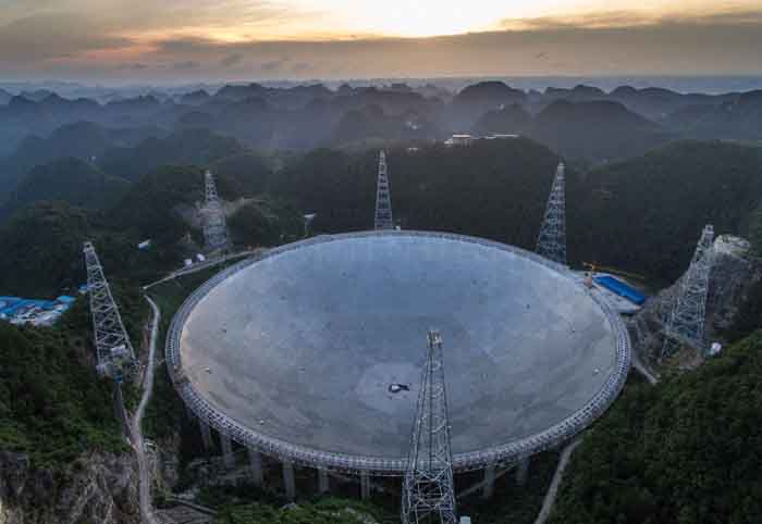 Selesaikan Teleskop Terbesar di Dunia, China Siap Berburu Alien