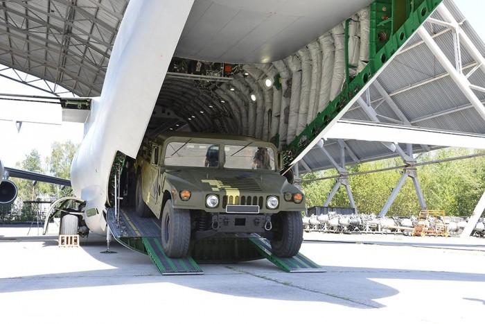 An-178 Uji Angkut 3 Humvee