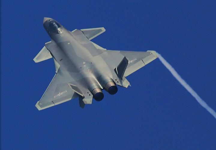 Penampilan Baru Siluman J-20 China