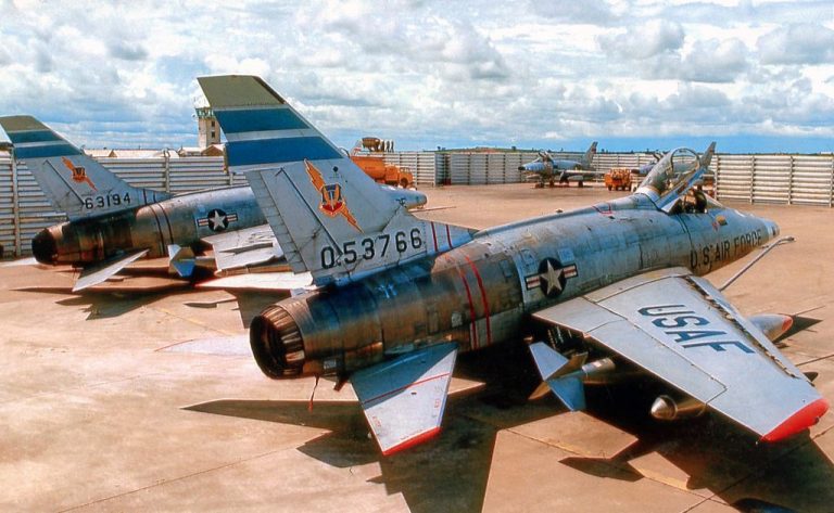 F-100 Super Sabre, Kuda Perang Amerika di Langit Vietnam