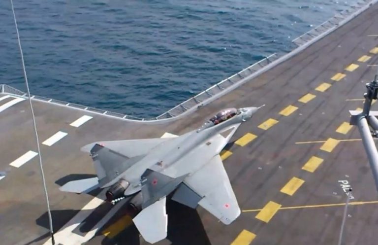 Meski Berat, MiG-29K Berjuang Rebut Kontrak Angkatan Laut India