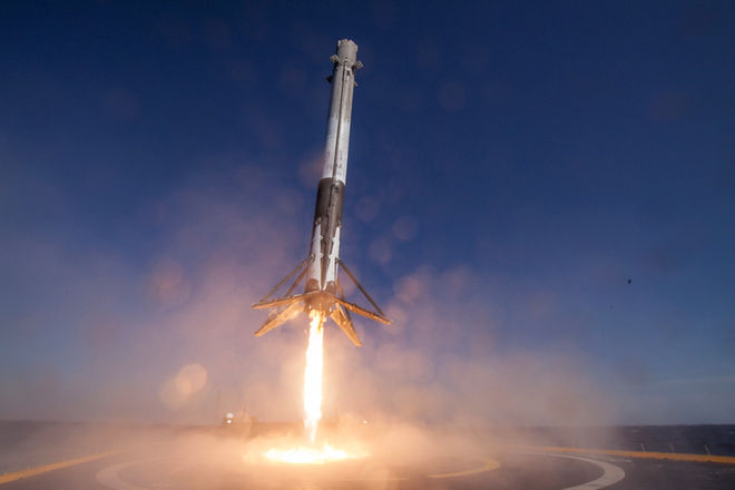 SpaceX Falcon Kembali Meluncur