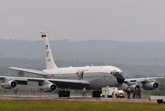 Apakah RC-135 USAF Yang Mendarat Darurat di Aceh?