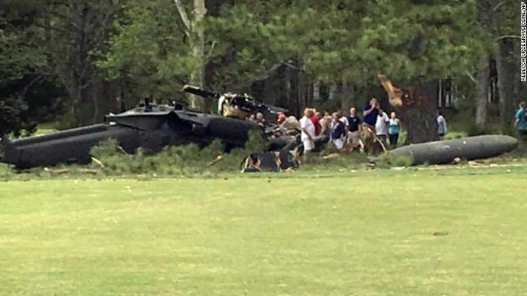 Blackhawk Amerika Jatuh di Lapangan Golf