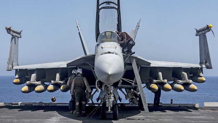 Super Hornet dengan Kekuatan Sangat Menghancurkan