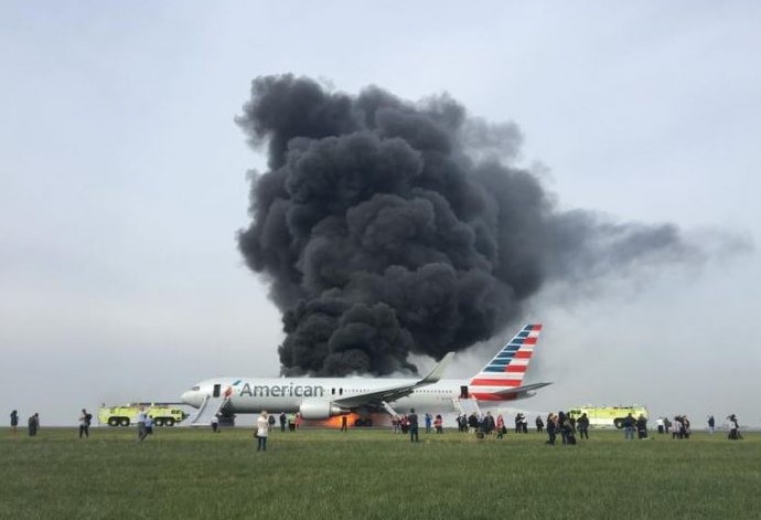 Video Lengkap Terbakarnya American Airlines Dirilis