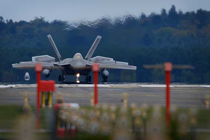 Apa Kabar Mr Putin? F-22 Raptor Kembali ke Eropa