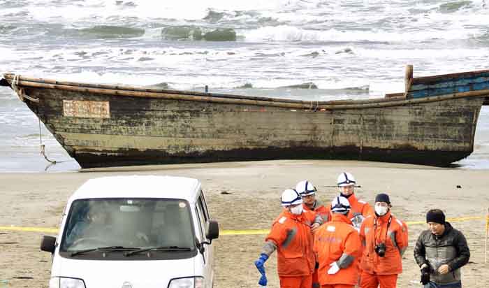 Perahu Penuh Mayat dari Korea Utara Terus Bermunculan di Jepang