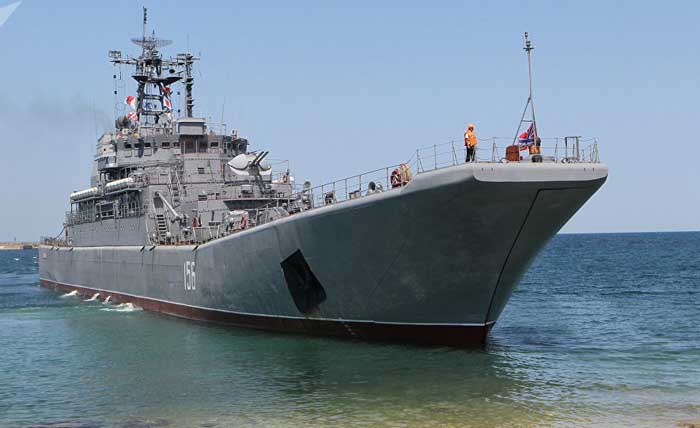 Landing Ship Angkatan Laut Rusia Bertabrakan dengan Kapal Kargo di Laut Aegia