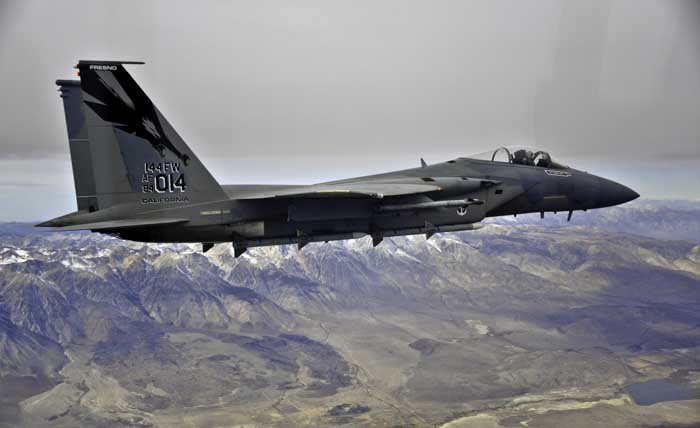 F-15 Pernah Berjuang Menggusur F-14 dari Kapal Induk Amerika