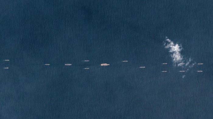 Foto Satelit Ungkap 40 Kapal China Berbaris di Laut China Selatan