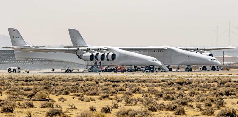 Tampilan Luar Biasa, Pesawat Ruang Angkasa Raksasa Stratolaunch