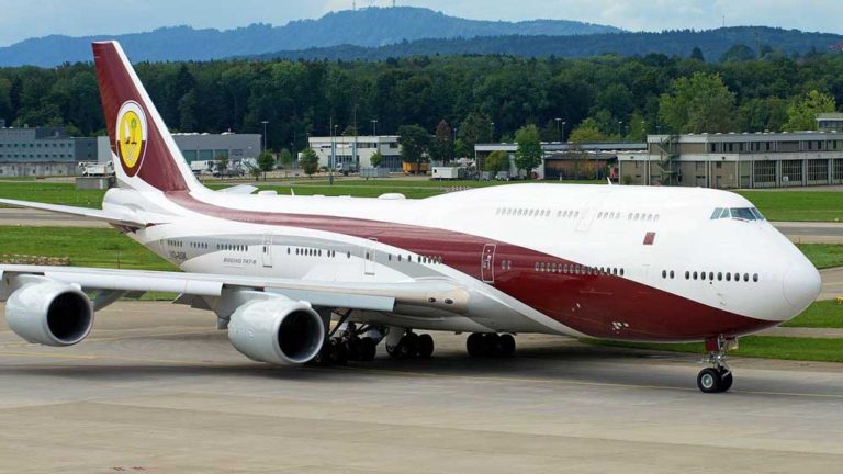 Jumbo Jet Mewah Milik Istana Qatar Ini Mau Dijual, Tertarik?