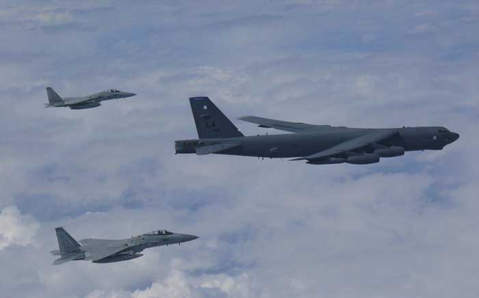 Amerika Kembali Kirim Dua Bomber B-52 untuk Menentang China