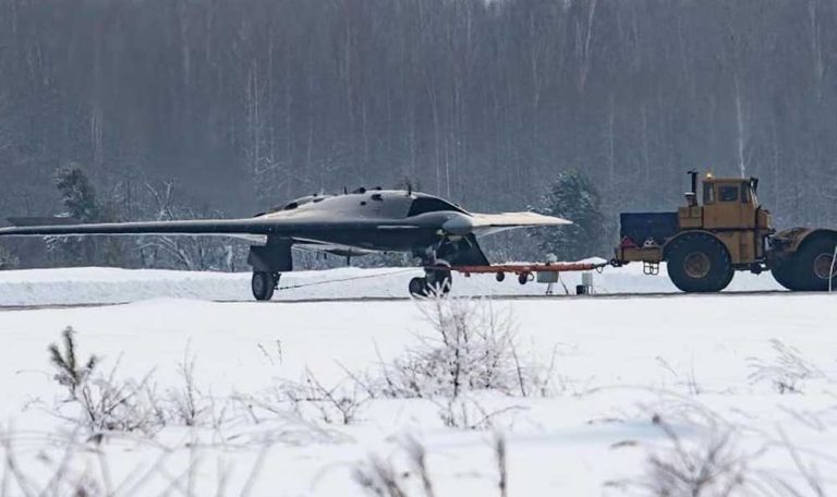 Tampilan Lebih Jelas dari Drone Siluman Rusia