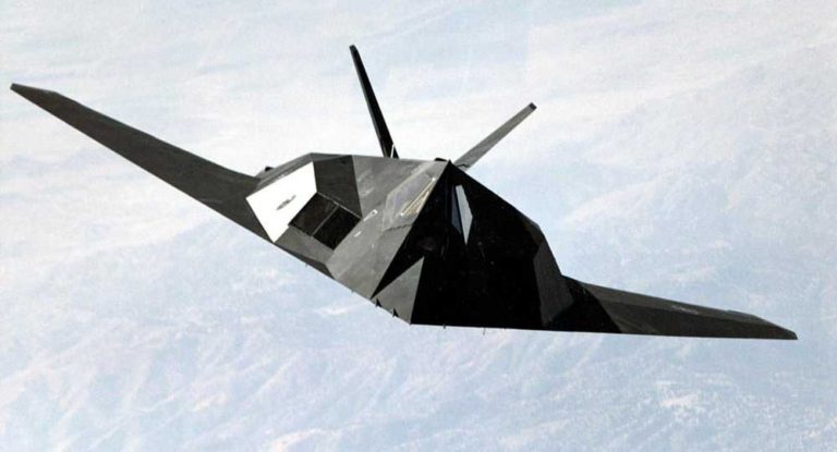 ‘Maaf Kami Tidak Tahu ini Tak Terlihat’ Bagaimana Serbia Menembak Jatuh Siluman F-117?