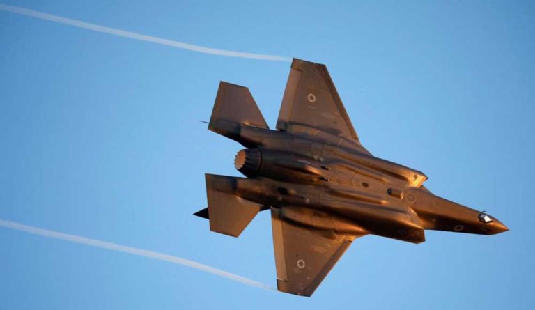 Mesin F-35 di Persimpangan