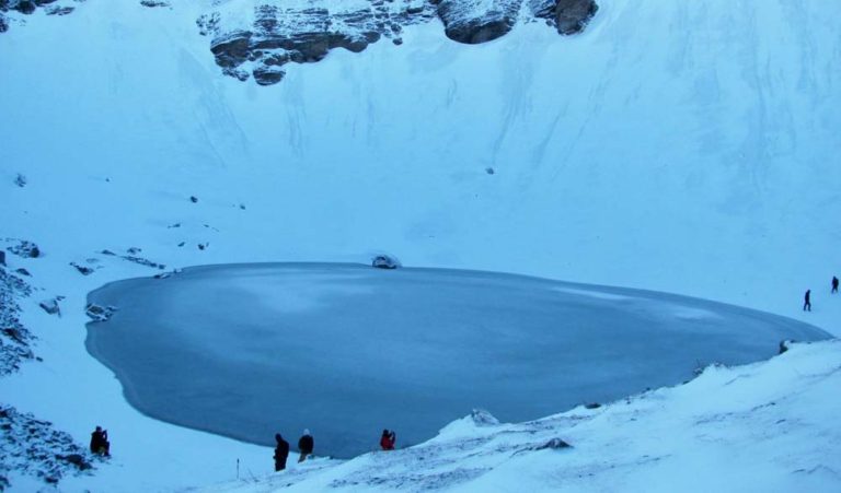 Misteri Puluhan Tahun, Danau di Himalaya Ini Menampung Hingga 800 Kerangka