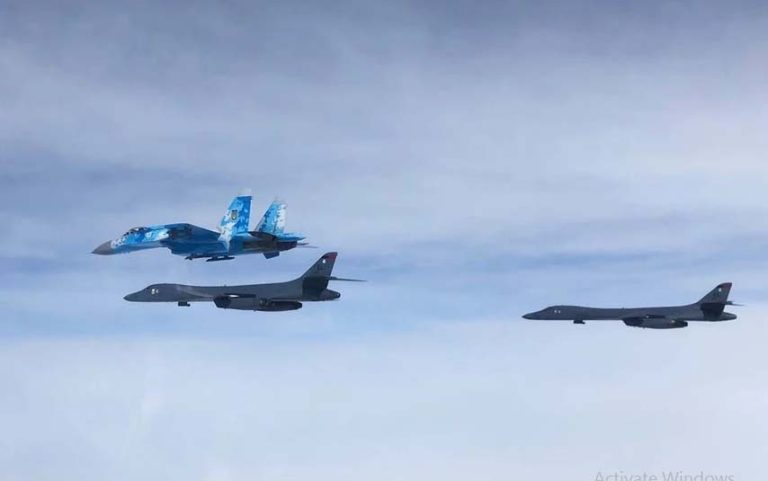 Flanker Rusia Cegat Bomber Amerika