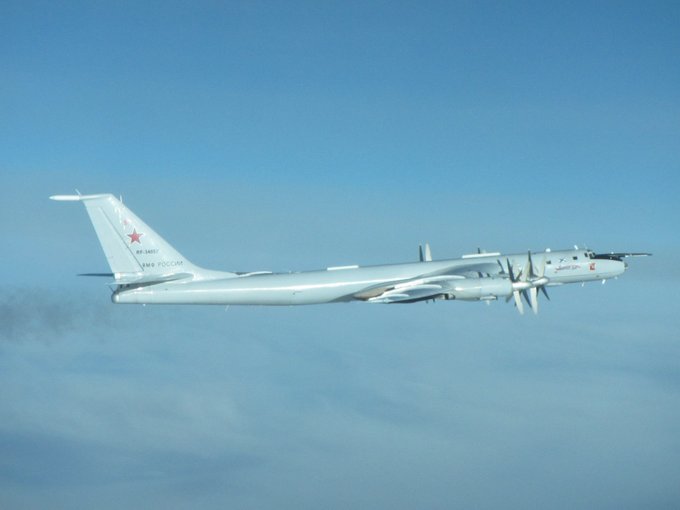 Typhoon Inggris Cegat Tu-142 Rusia, Flanker Temui RC-135 Amerika