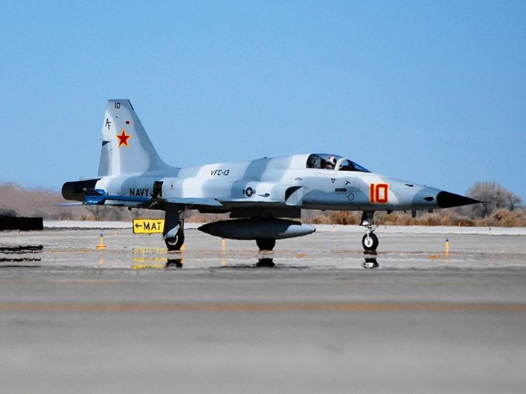 Angkatan Laut Amerika Terus Membeli F-5 Bekas dari Swiss